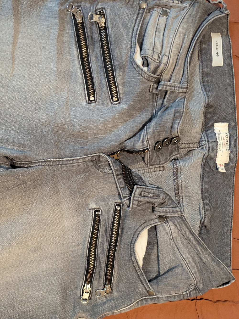 torrid Light Wash Zip-Accent Jeggings